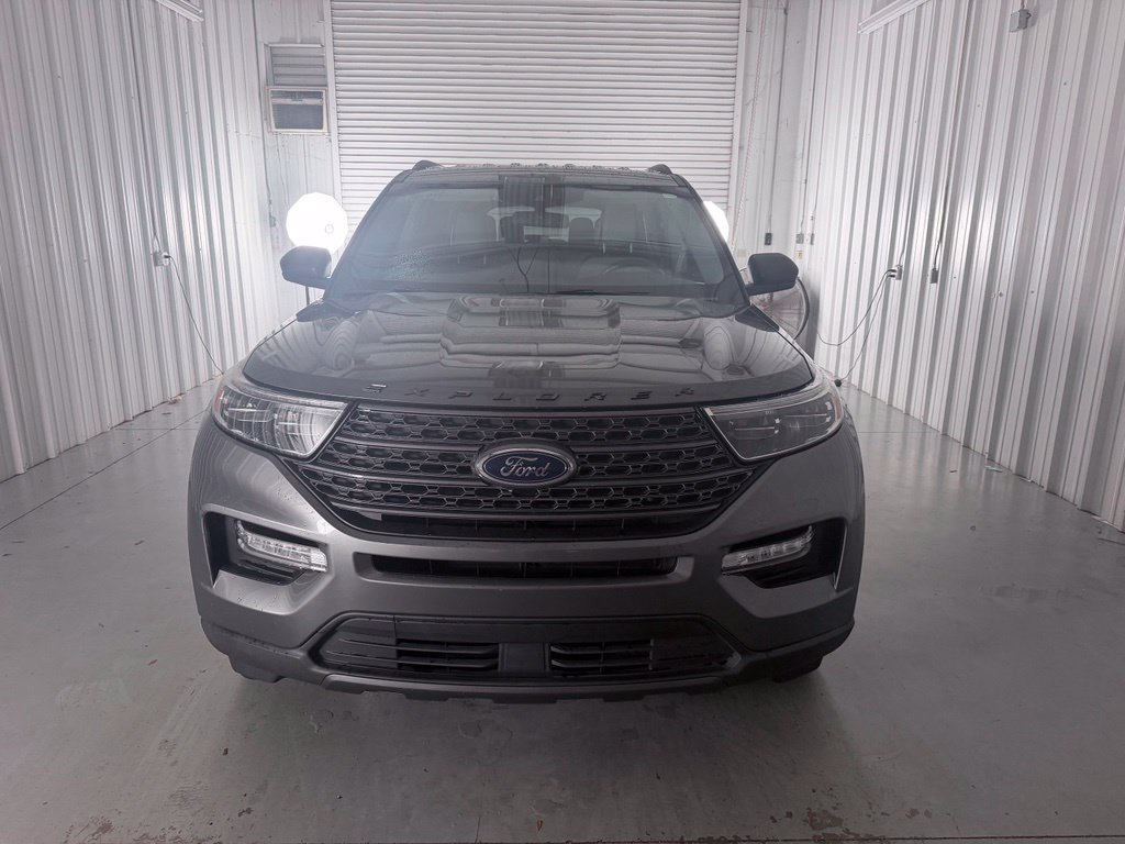 Used 2021 Ford Explorer XLT w/ Equipment Group 202A RWD image 2