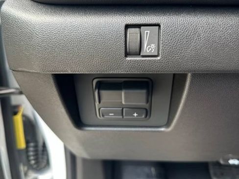Used 2025 Chevrolet Colorado LT w/ LT Convenience Package AWD/4WD image 38