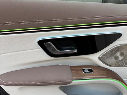 Used 2023 Mercedes-Benz EQS 580 4MATIC Sedan image 16