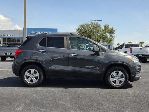 Used 2017 Chevrolet Trax LT w/ LT Convenience Package AWD/4WD image 7