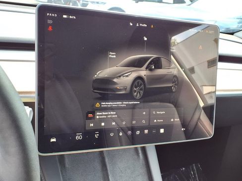Used 2025 Tesla Model Y Long Range AWD/4WD image 5