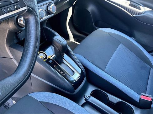 Used 2025 Nissan Versa SV w/ Trunk Package image 15