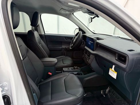 New 2025 Ford Maverick Lariat w/ Black Appearance Package image 17