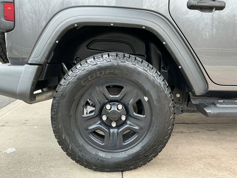 Used 2022 Jeep Wrangler Unlimited Sport image 29