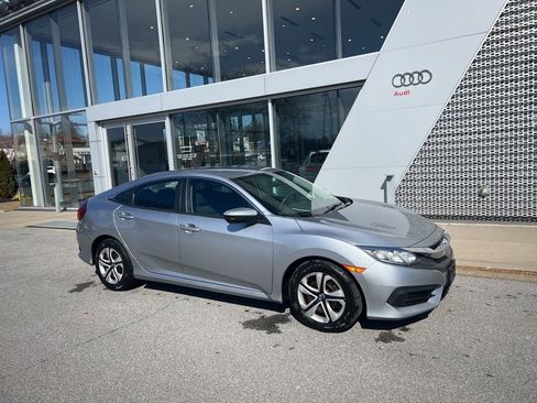 Used 2018 Honda Civic LX image 9