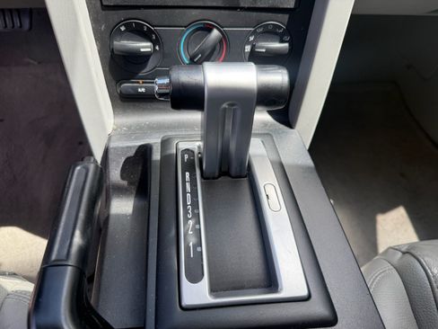 Used 2006 Ford Mustang GT Premium RWD image 5