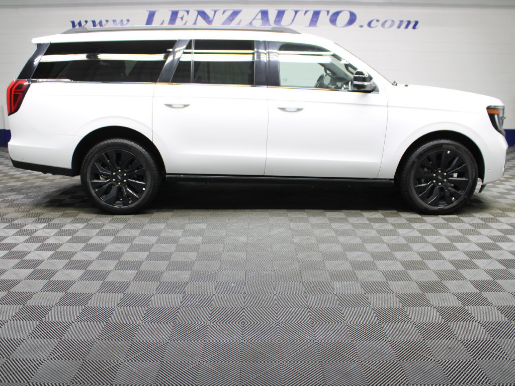 Used 2025 Ford Expedition Max Platinum w/ Stealth Appearance Package AWD/4WD image 2