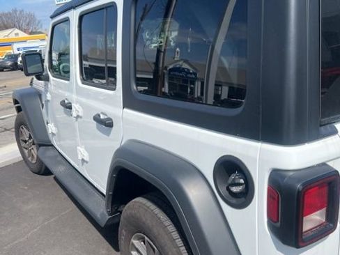 Used 2025 Jeep Wrangler Sport S image 7