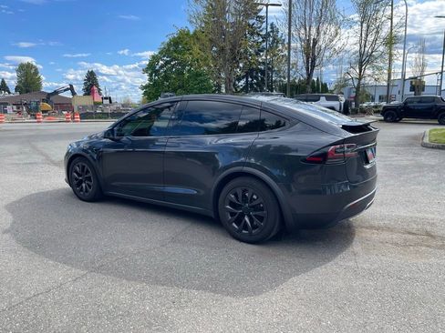Used 2024 Tesla Model X AWD/4WD image 3