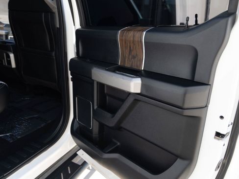 Used 2019 Ford F150 Lariat w/ Trailer Tow Package AWD/4WD image 32