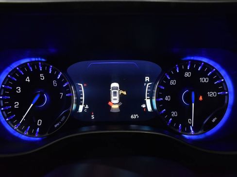 Used 2025 Chrysler Pacifica Select FWD image 17
