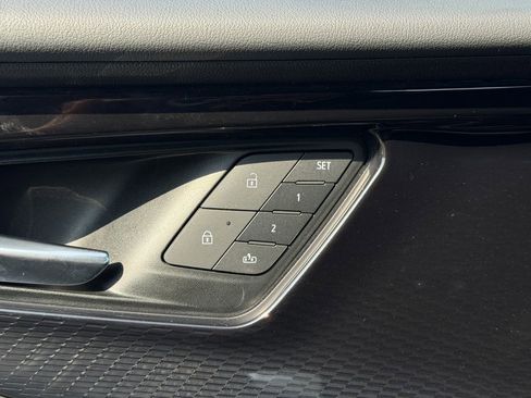 Used 2025 Chevrolet Blazer EV RS image 33