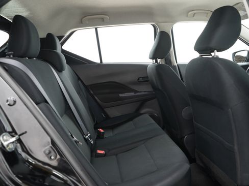 Used 2024 Nissan Kicks S image 12