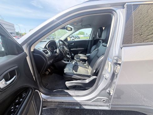 Used 2018 Jeep Compass Latitude w/ Popular Equipment Group AWD/4WD image 10