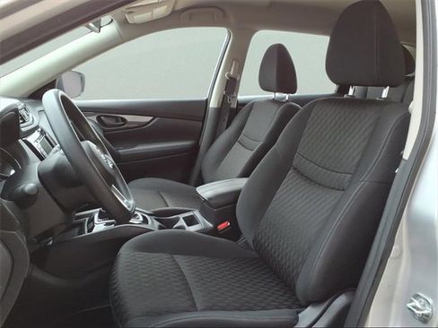 Used 2019 Nissan Rogue S image 12