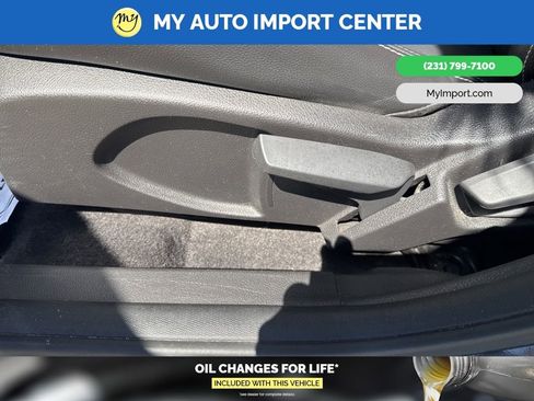 Used 2018 Ford Focus ST w/ Equipment Group 401A FWD image 12