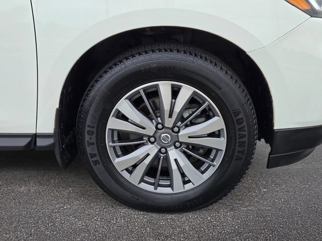 Used 2020 Nissan Pathfinder S FWD image 4