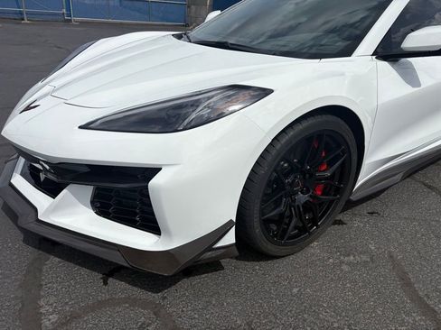 Used 2024 Chevrolet Corvette Z06 w/ Z07 Performance Package RWD image 5