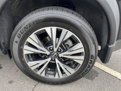 Certified 2023 Nissan Rogue SV w/ SV Premium B Package AWD/4WD image 10