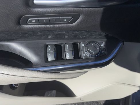 Used 2023 Cadillac XT4 Premium Luxury image 9