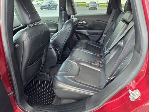 Used 2020 Jeep Cherokee Latitude Plus w/ Cold Weather Group FWD image 15