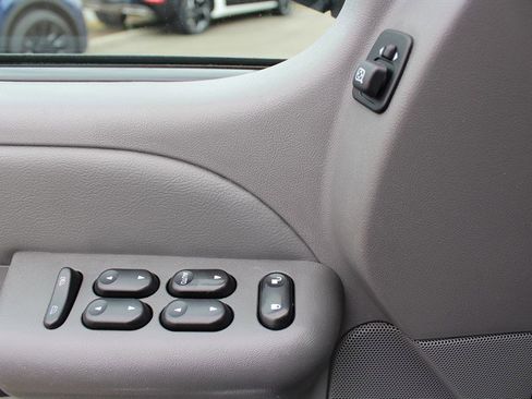 Used 2005 Ford Explorer Sport Trac XLS image 15