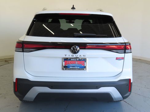 New 2026 Volkswagen Tiguan S FWD image 5