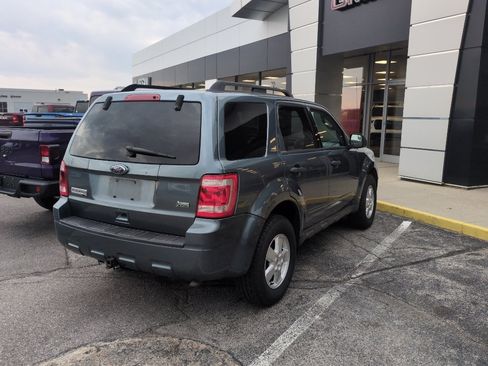 Used 2010 Ford Escape XLT image 6