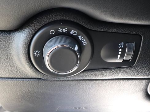 Used 2024 Dodge Durango GT AWD/4WD image 16