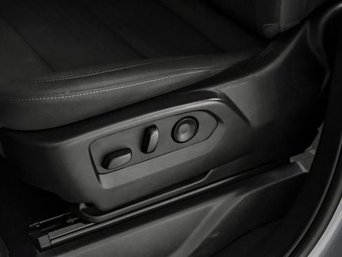 Used 2024 Chevrolet Silverado 2500 LT image 35