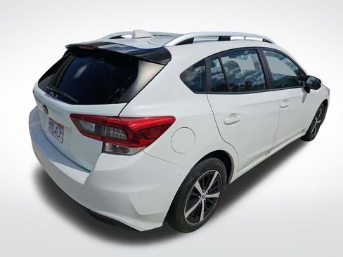 Used 2022 Subaru Impreza Premium image 2