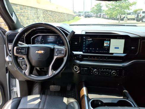 Used 2024 Chevrolet Silverado 2500 High Country w/ High Country Premium Package AWD/4WD image 31