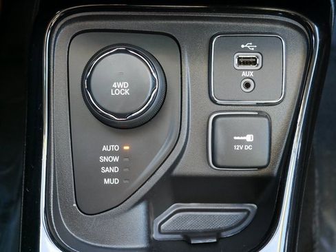 Used 2017 Jeep Compass Limited w/ Navigation Group image 22