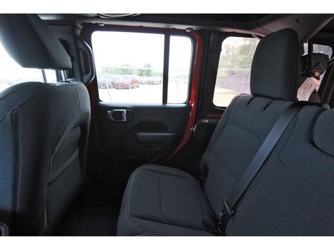 Used 2024 Jeep Wrangler Unlimited Sport AWD/4WD image 12