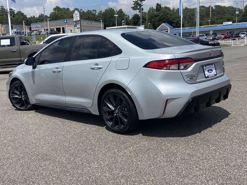 Used 2024 Toyota Corolla SE FWD image 5
