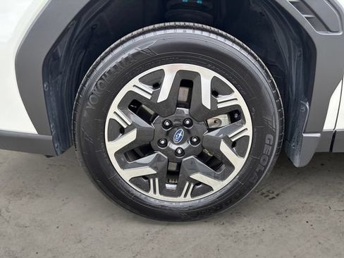 Used 2025 Subaru Forester AWD/4WD image 9