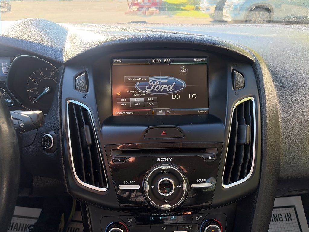 Used 2015 Ford Focus Titanium FWD image 19