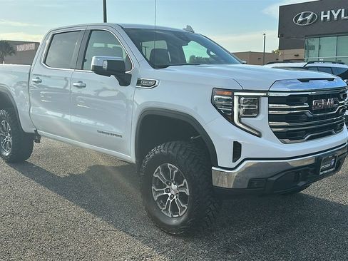 Used 2025 GMC Sierra 1500 SLT RWD image 16