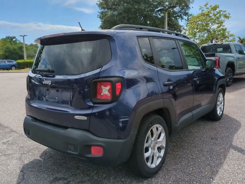 Used 2017 Jeep Renegade Latitude w/ Popular Equipment Group FWD image 6