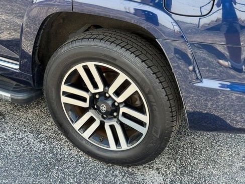 Used 2018 Toyota 4Runner Limited AWD/4WD image 9