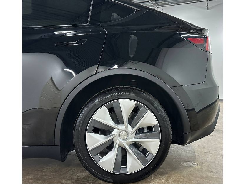 Used 2021 Tesla Model Y Long Range AWD/4WD image 11