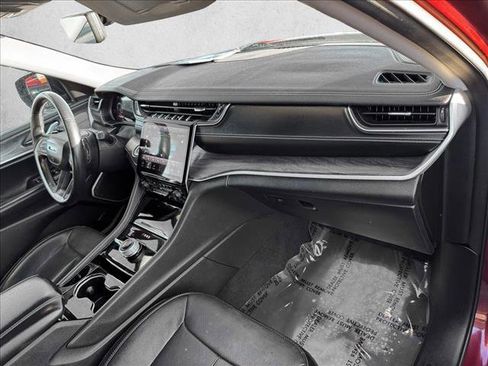 Used 2021 Jeep Grand Cherokee L Limited w/ Luxury Tech Group II image 21