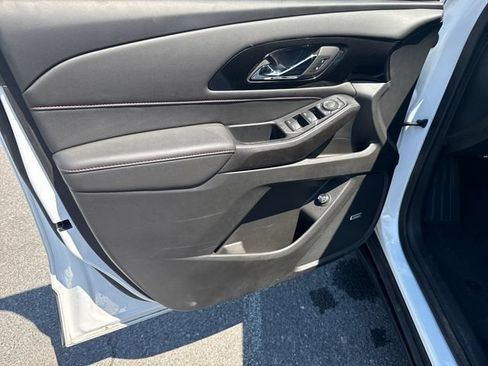 Used 2023 Chevrolet Traverse RS AWD/4WD image 11