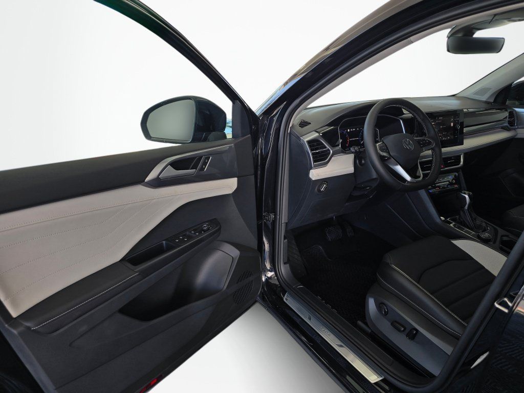 New 2026 Volkswagen Taos SEL AWD/4WD image 31