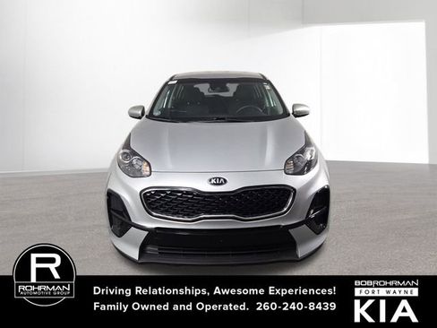 Certified 2022 Kia Sportage LX image 3