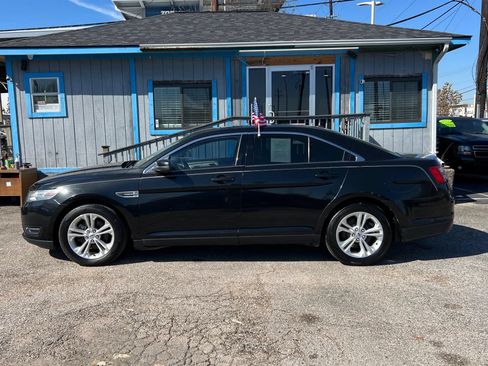 Used 2013 Ford Taurus SEL FWD image 9