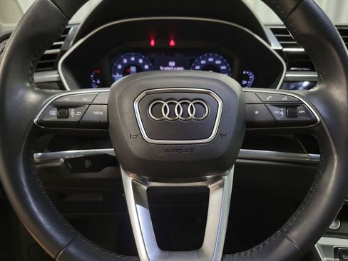 Used 2020 Audi Q3 2.0T Premium w/ Convenience Package AWD/4WD image 18