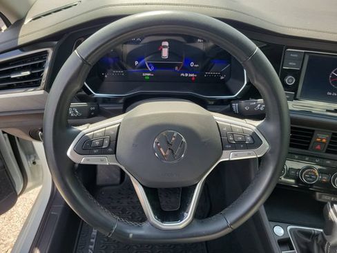 Used 2023 Volkswagen Jetta SE w/ Panoramic Sunroof Package FWD image 21