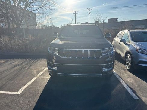 Used 2024 Jeep Wagoneer L Series III w/ Flexible Seating Group image 2