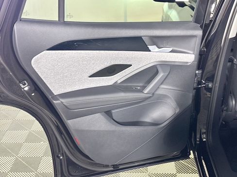 New 2025 Volkswagen Tiguan S image 18